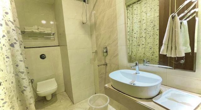 Трёхместный номер Deluxe Hotel KUBER PALACE - Sea beach & Temple