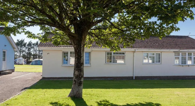 Коттедж 46 Gower Holiday Village with Swimming pool