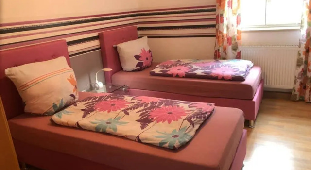 Direkt im Herzen von Bayreuth Wohnung S9 mit 115qm und großem Balkon, Varaa Hotelli Hotellit Baijeri pysäköinnillä, Pysäköinti