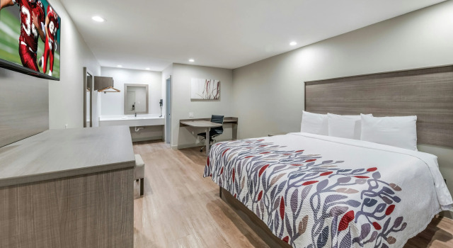 Red Roof Inn Lewisville, Забронировать Отель Отели Льюисвилл с парковкой, Парковка