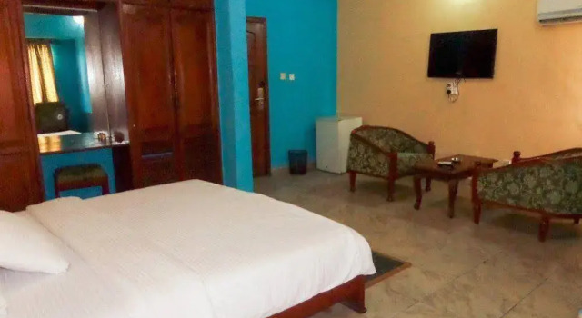 Selino Suites Limited, Book Hotel Ikeja 