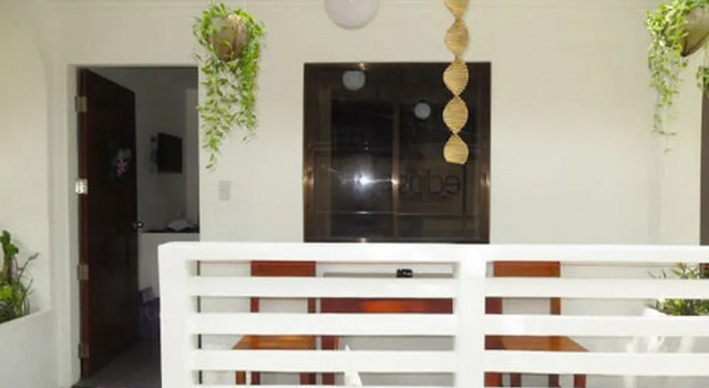 8Colors Beach House, Prenota Hotel Hotel a Balabag con parcheggio, Parcheggio