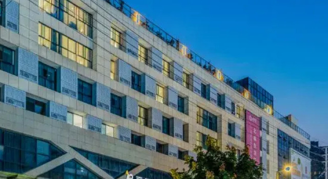Rezen Select Hotel Guanghan Sanxingdui, Rezerwuj Hotel Hotele w Deyang z parkingiem, Parking