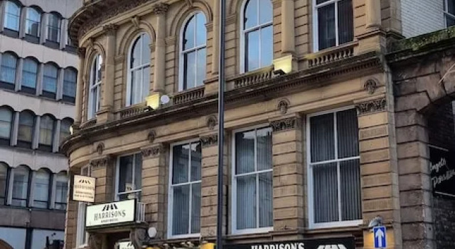 iStay Liverpool Harrisons, Rezervasyon Otel Liverpool Merseyside, The Beatles Statue yakınında