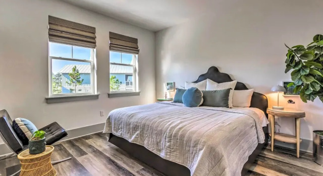 Коттедж Beach House Right off 30 A w/ Golf Cart!