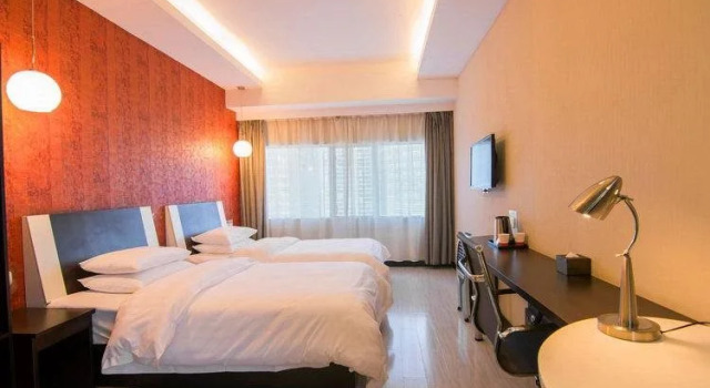 昆明金阆苑酒店 南屏步行街金马碧鸡坊店, Rezerwuj Hotel Wuhua District Kunming