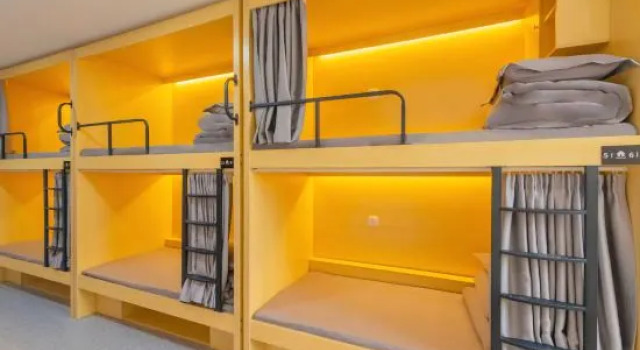 Кровать в общем номере (женский номер) STAR HOTEL (Shanghai Hongqiao Weining Road Subway Station)
