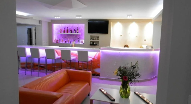 Sunrise Hotel, Забронировать Отель Отели Сарти с парковкой, рядом с Пляж Сиело, Парковка