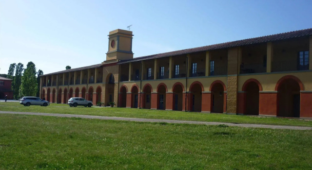 Casale La Sterpaia, Book Hotel Hotels in Pisa with Parking, Parking