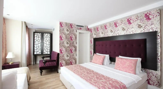 Трёхместный номер Standard Katelya Hotel