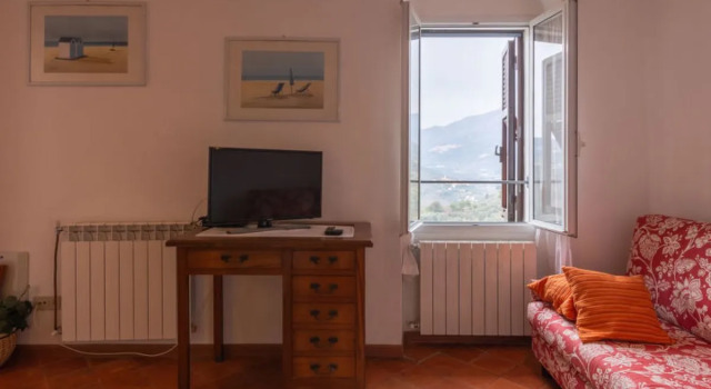 Apartment Lorenzo Civezza, Buchen Sie Ferienwohnung Civezza Blumenriviera