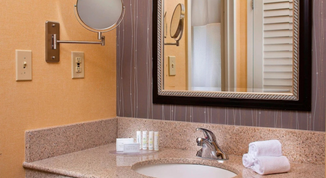 Номер Standard Courtyard by Marriott Charlottesville