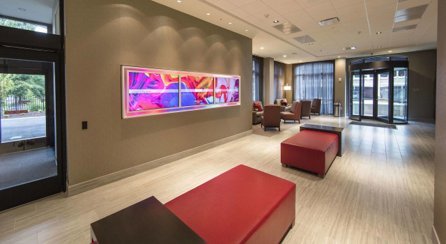 Springhill Suites By Marriott Athens Downtown/University Area, Забронировать Отель Отели Атенс с парковкой, рядом с Hillside Park, Парковка