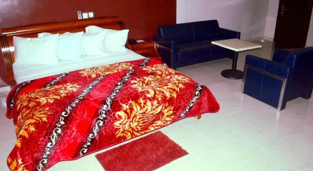 Номер Deluxe Golden Key Hotel