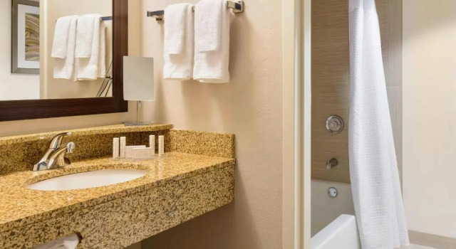 Standard Zimmer Courtyard by Marriott Gainesville FL