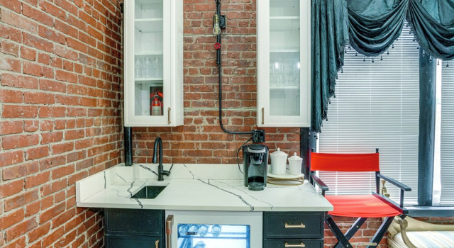 Walkable Schenectady Getaway: 2-unit Campus Hub, Забронировать Апартаменты/квартира Скенектади штат Нью-Йорк