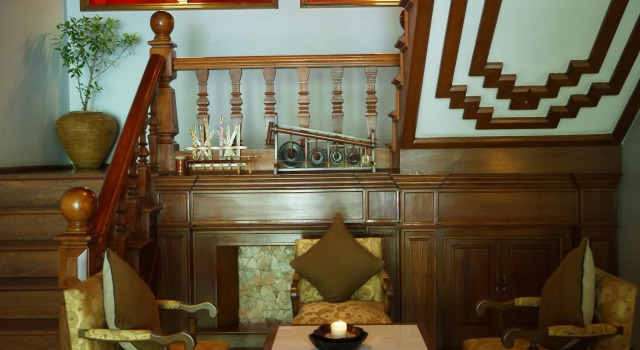 Hotel by the Red Canal, Rezervați Hotel Mandalay Myanmar, aproape de Shwenandaw Monastery