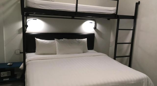 Трёхместный номер Superior Suite 18 Boutique Hotel