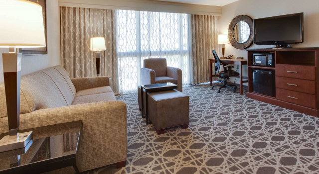 Drury Inn & Suites Louisville East, Prenota Hotel Louisville 