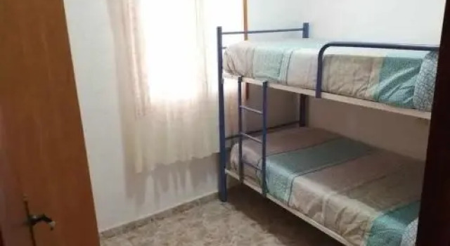 Bungalow calle Catral, Забронировать Отель Отели Санта Полы с парковкой, рядом с Музей соли в городе Санта-Пола, Парковка