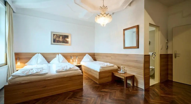 Трёхместный номер Standard Hotel Strasser