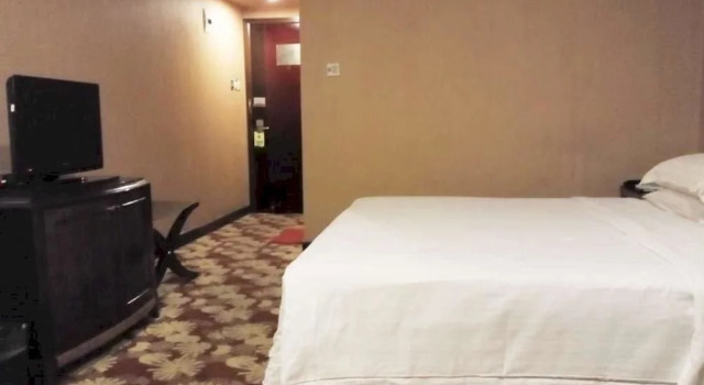 Donghe Yindu Hotel, Забронировать Отель Отели Чунцин 3 звезды, рядом с Hongqihegou Metro Station, 3*