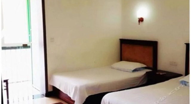 Qianshan Yake Express Inn, Buchen Sie Hotel Qianshan Anhui