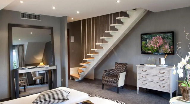 Люкс Logis Hotel Le Parc & Spa