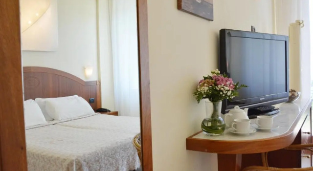 Четырёхместный номер Standard с видом на море Hotel Bellevue Beach - sul mare