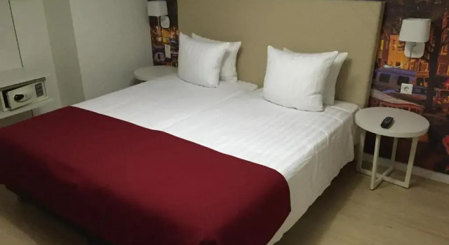 Трёхместный номер Budget без окна De Herbert Amsterdam - Formerly France Hotel