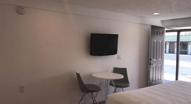 Spinnaker Inn of Naples, Buchen Sie Hotel Naples 