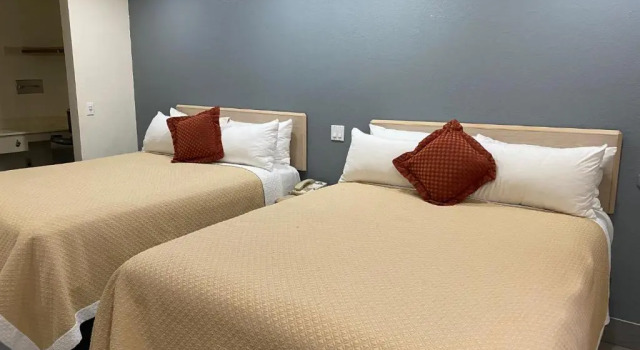 Четырёхместный номер Standard California Inn Hotel and Suites Adelanto US 395