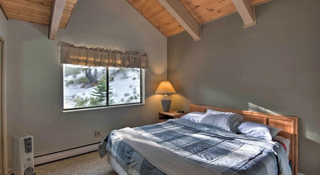 Stateline Ski House: Walk to Boulder Lift!, Prenota Casa vacanze Stateline Stati Uniti