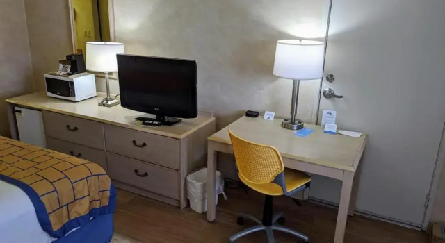 Номер Standard Days Inn by Wyndham Bullhead City