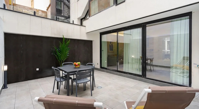 Студия Feelathome Ventas Suites