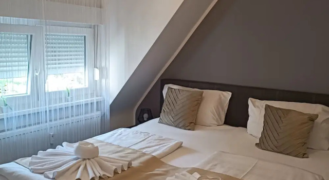 Двухместные апартаменты с балконом Hotel Ari
