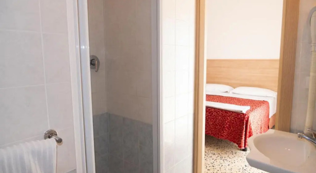 Четырёхместный номер Standard с балконом Hotel Cormoran Riccione