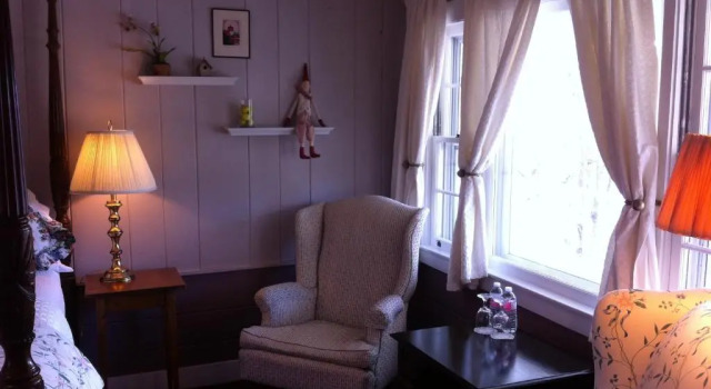 Двухместный номер Standard с балконом Deerhill Inn