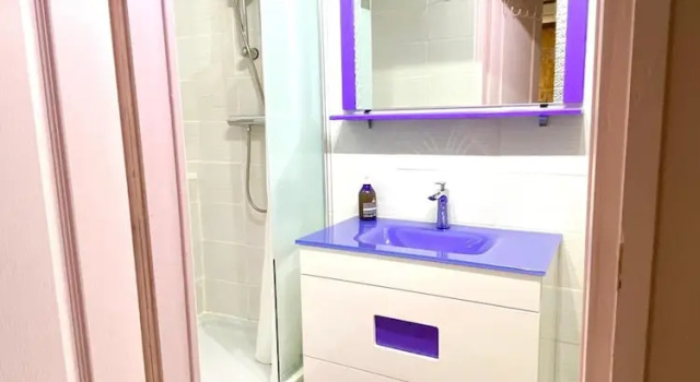 Номер Comfort La Clef des Songes - Maison dHôtes au Calme, au Coeur de Sarlat, 2 minutes à pied de la Cité Médiévale - Climatisation - Petits Déjeuners fait Maison - Parking gratuit - Option Spa et Massages - Piscine de Saison à 400m
