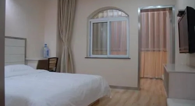 Haigang Fashion Hostel, Забронировать Хостел Отели Yantai Region с парковкой, Парковка