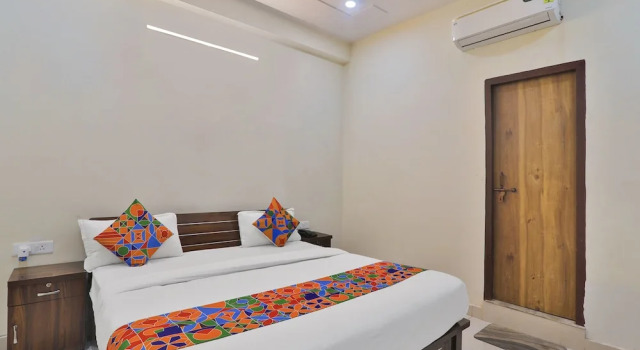 Номер Executive FabHotel Lucknow Inn