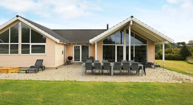 5 Star Holiday Home in Tisvildeleje, Book Vacation Home Hotels in Zealand with a Pool, Swimming Pool