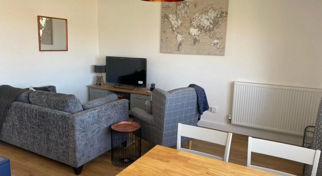 Bay - Brambles Chine, Colwell Bay - 5 star WiFi - Short walk to The Hut and beach - 1 night stays available