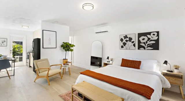 Студия Lovely Rental Unit With Free Parking on Premises