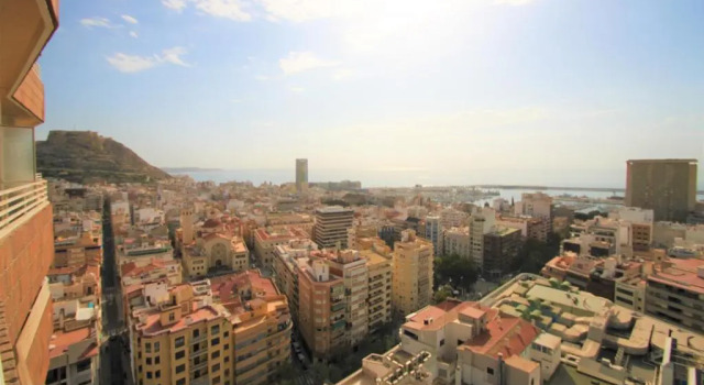 Апартаменты Estudio CasaTuris en planta 18 en pleno centro de Alicante A106