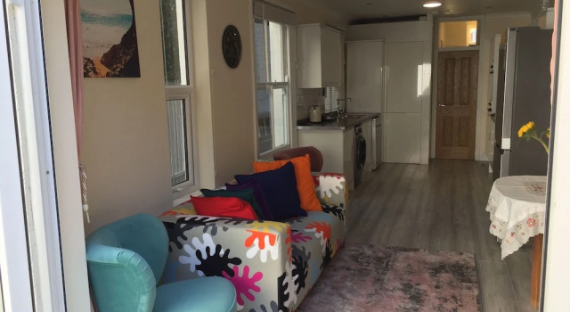 Inviting 6-bed House in London, Забронировать Отель Отели Лондона с парковкой, рядом с Галерея Gagliardi, Парковка