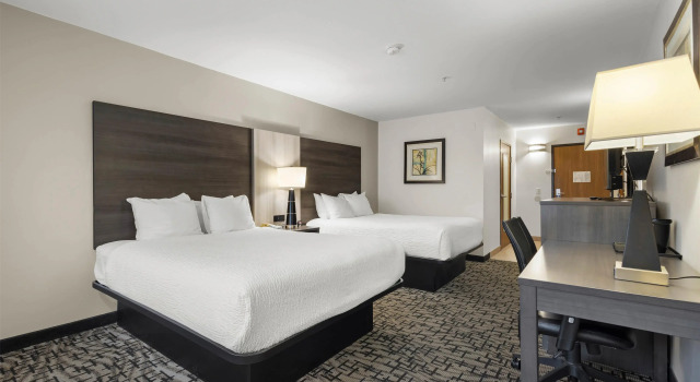 Четырёхместный номер Standard Best Western Crown Inn & Suites - Batavia