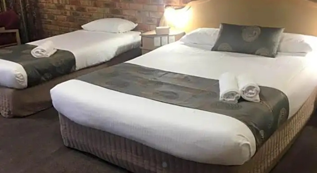 Двухместный номер Standard Pines Country Club Motor Inn