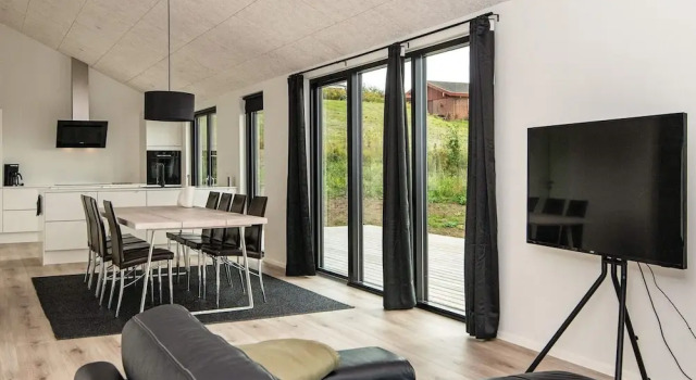 8 Person Holiday Home in Ebeltoft, Rezerwuj Dom wakacyjny Domki letniskowe w Vestjylland, Domek