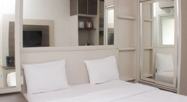 Студия Cozy And Warm Studio At Grand Sentraland Karawang Apartment